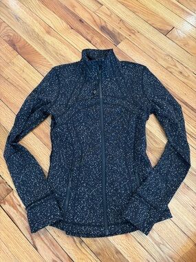 Lululemon Define Jacket SIZE 4 BLACK AND WHITE